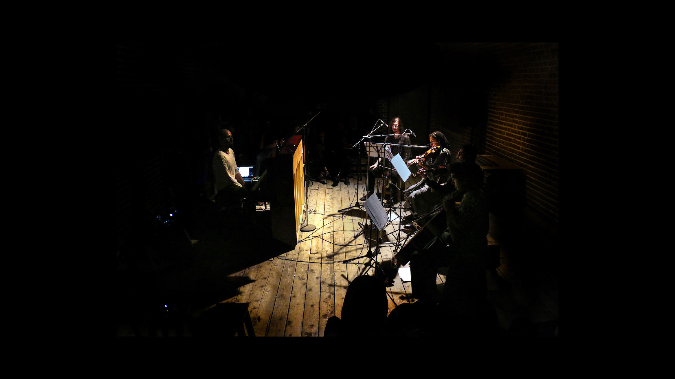 Pedram Babaiee Preview I - Live at Rooberoo Mansion. All Rights Reserved © 2018 Ali Zamani